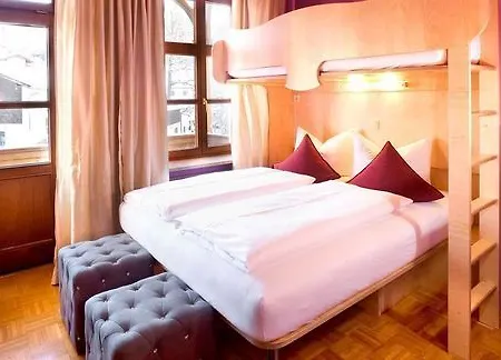 Fantasia Budget Boutique Hotel 3*